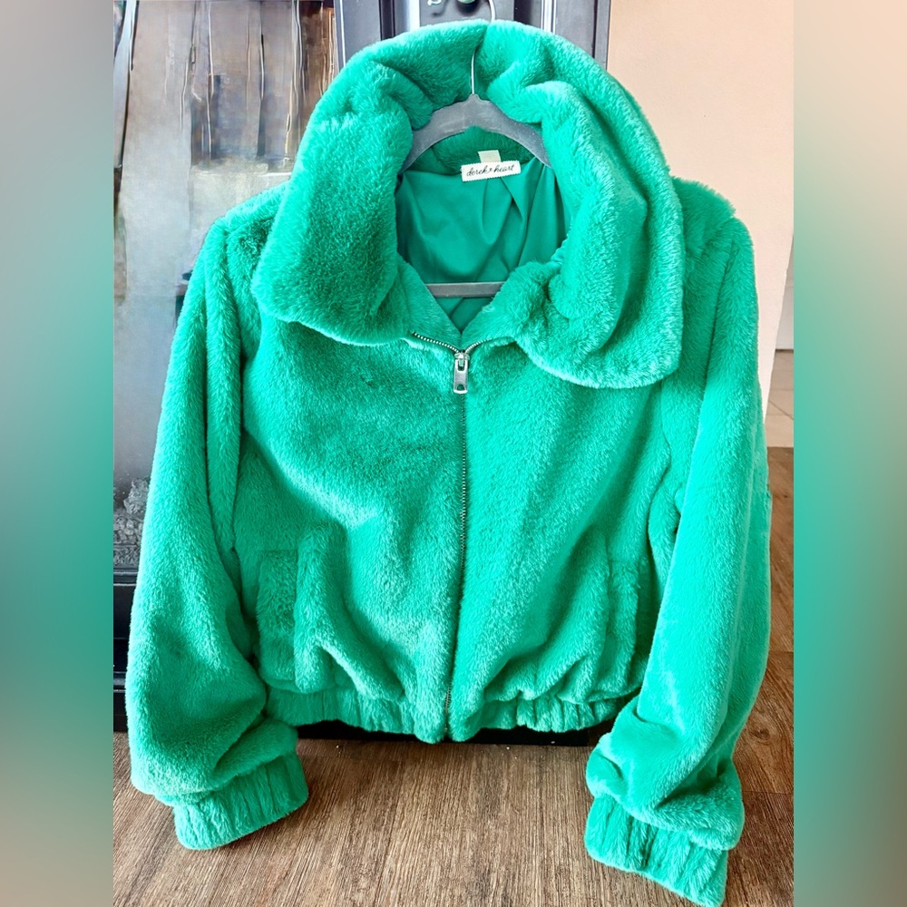Faux Fur Jacket in bright green faux fur from the brand Derek Heart-Size XL